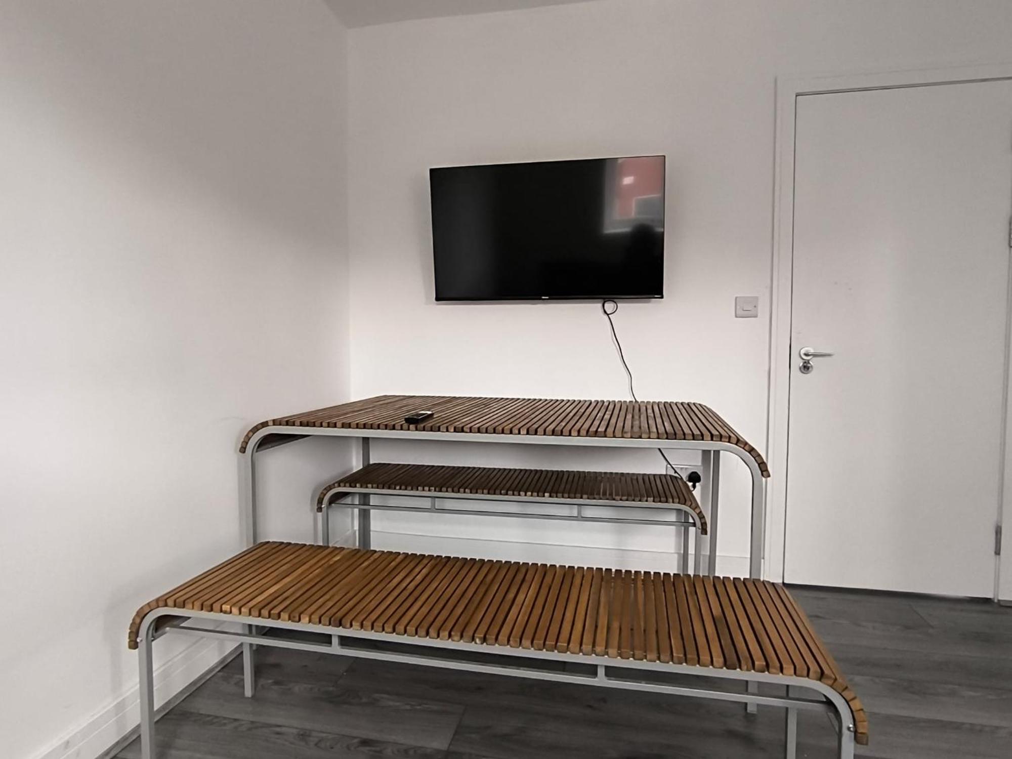 Spacious Full Home - Perfect For Families & Groups 奥尔德伯里 外观 照片